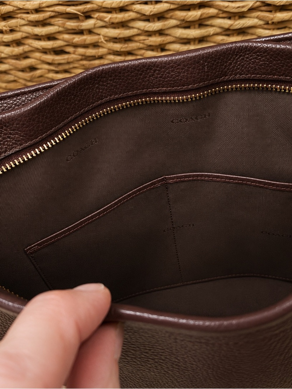 Coach Scout Pebbled Hobo Bag Oxblood F37695 Like New - Picture 9 of 10